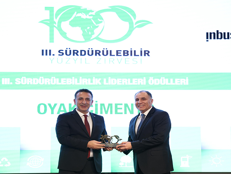 OYAK ��MENTO'YA 'S�RD�R�LEB�L�RL�K L�DERLER�' �D�L�